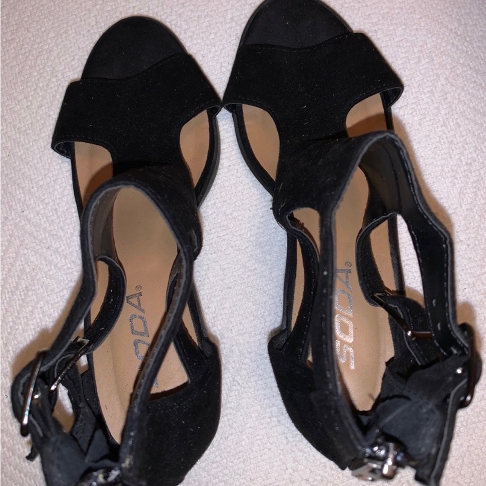 SODA Black Shoes, Size 7 - Picture 2 of 4
